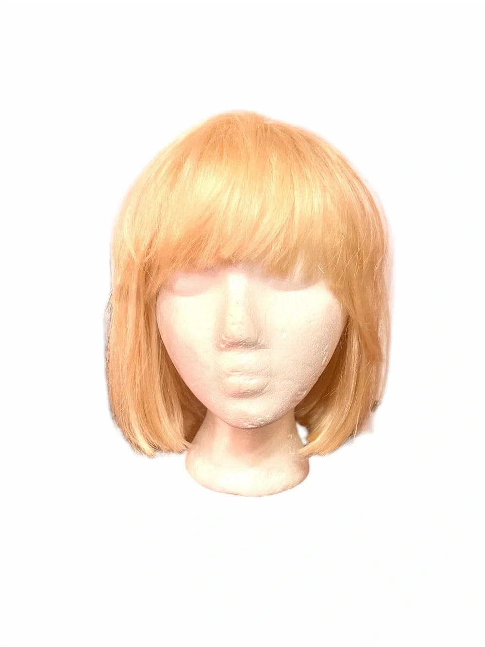 Platinum Blonde Bob Wig with a Straight Cut and Classic Fringe Bangs